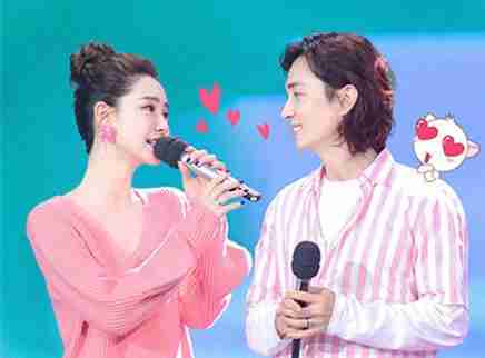 戚薇化身读“铉”机