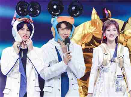 张杰Justin演绎飞行安全礼仪