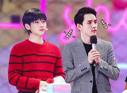 赖冠霖周震南现场抽盲盒