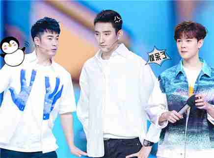 尤长靖于小彤柔韧大比拼