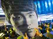 全球总决赛精彩瞬间 Faker大脸头像